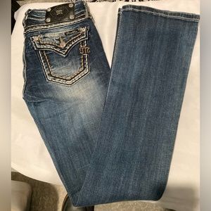 Miss Me jeans boot cut - size 25 x 34 leg. Excellent condition.